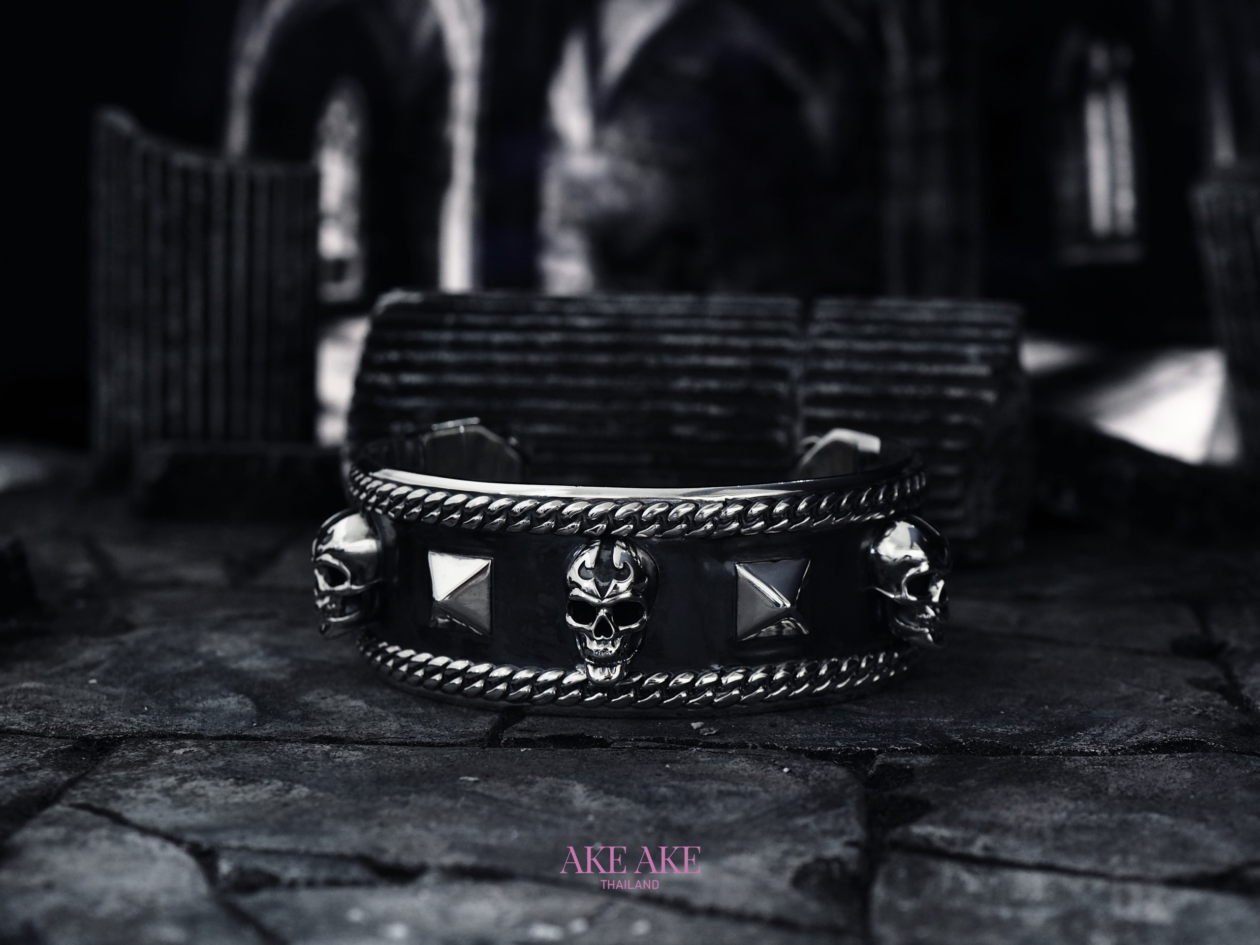 The Ultimate Skull Bangle - Rebirth - Oversized กำไลข้อมือเงินแท้ 925 แกะมือขัดเงาลงดำ ลายกระโหลกเกิดใหม่ที่ดูเฟียชกว่าเดิม