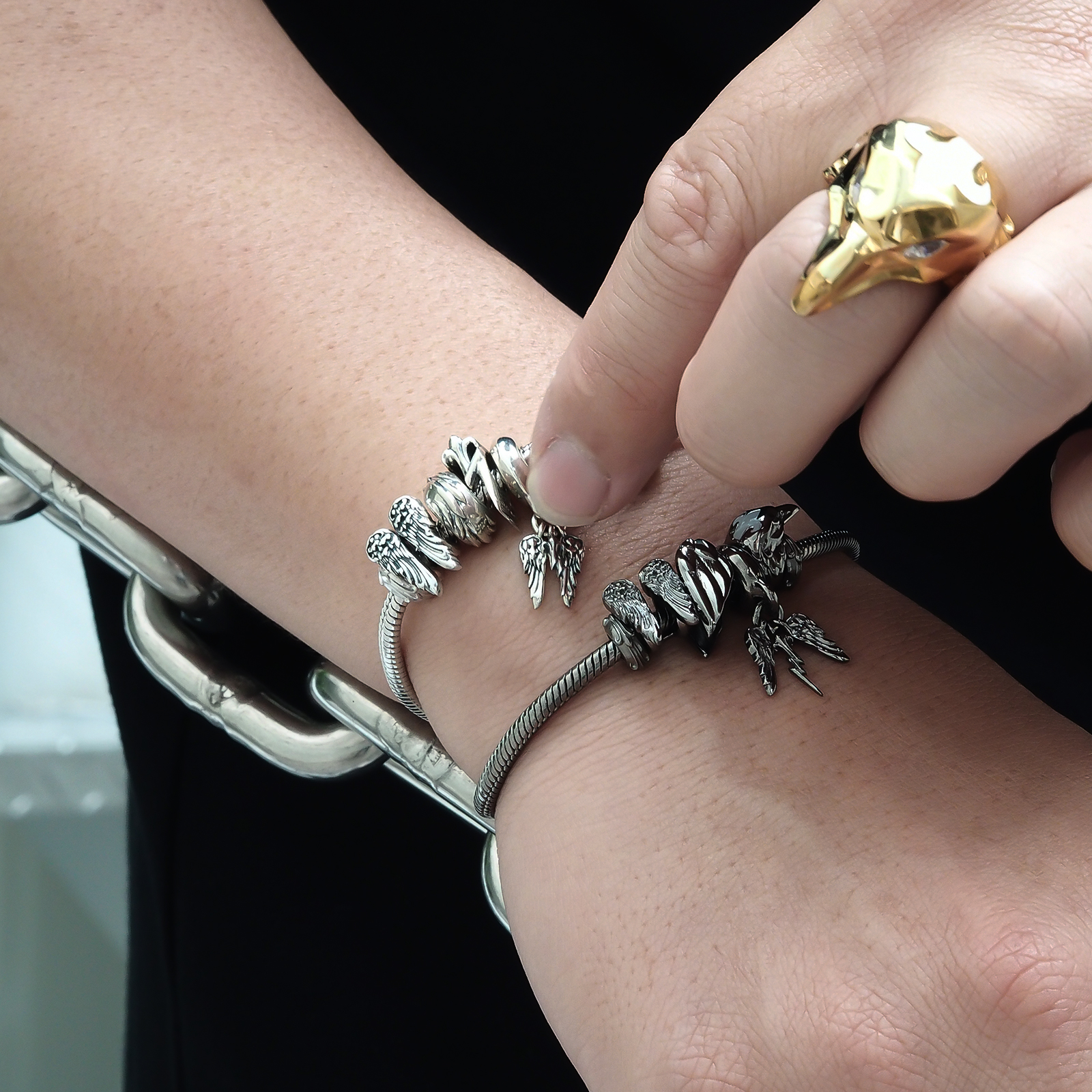 Zeus' s Eagle Bead - Black