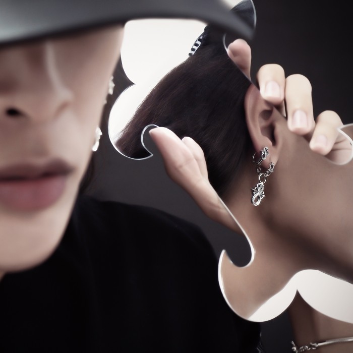 The Amaranthine Chain Huggie Earring