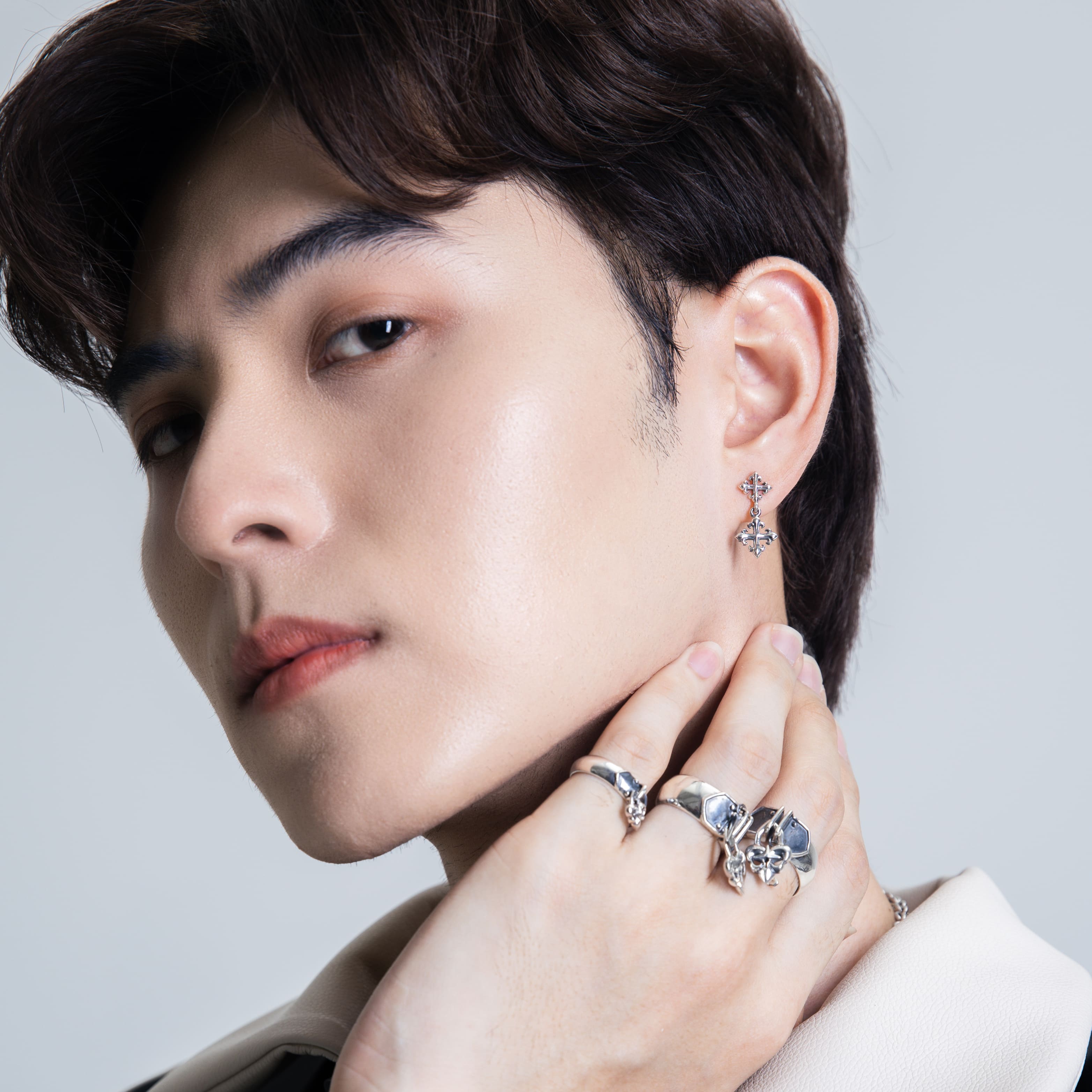 Rituals Cross Relics earring Stud ต่างหูเงินแท้ 925 แบบปักก้าน แกะมือขัดเงาพิเศษพร้อมลงดำขับลาย **ขายเป็นชิ้น/ข้าง