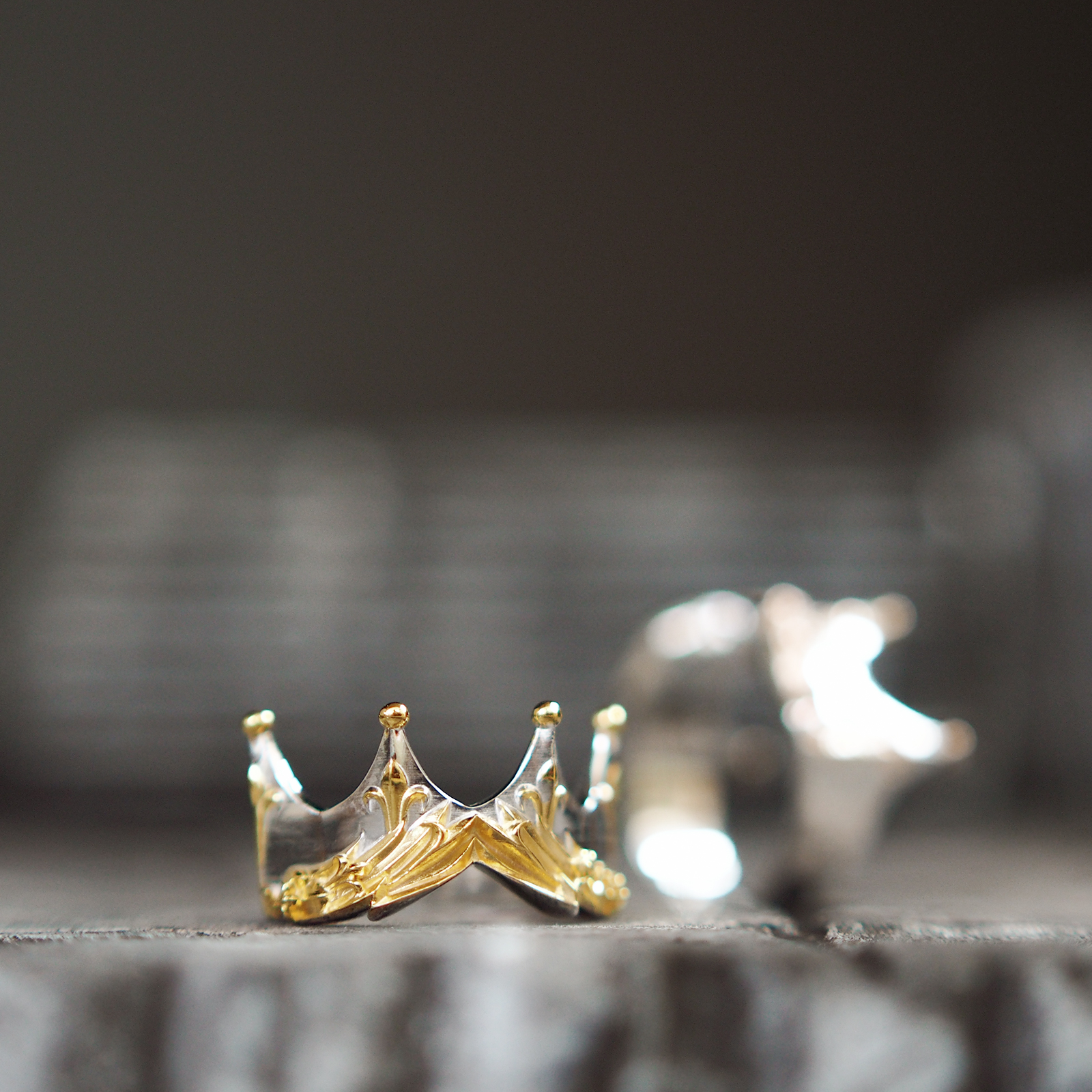 Zeus's Crown ring Oversized - Twilight Edition with 24 Karat Gold