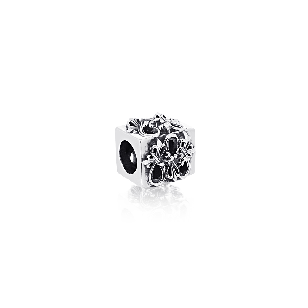 The Amaranthine Loop bead